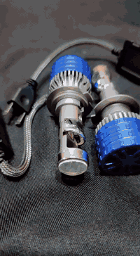 ليد H7 عدسة ٥٠ واط حقيقي للتك
و بي انارة تخبل و ع الفحص ما عجبك يرجع 
اي استفسار خاص او واتساب ***********
