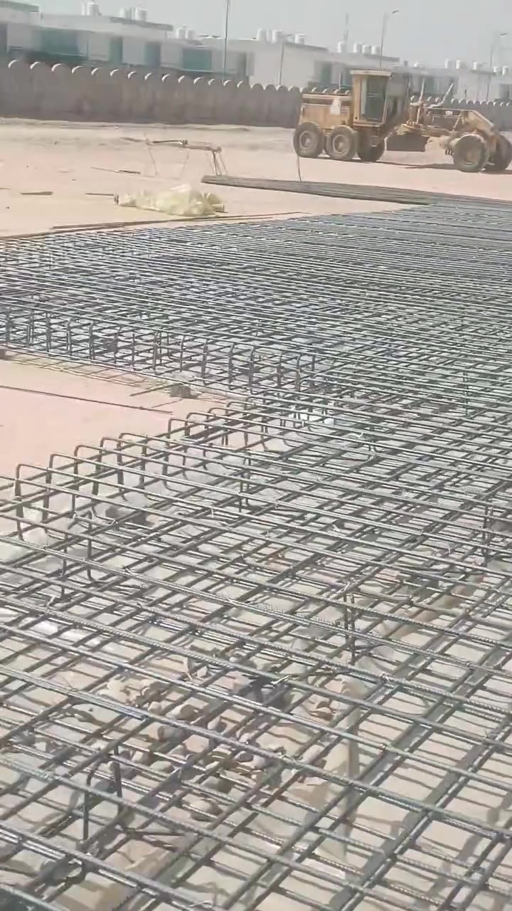السلام عليكم بعض اعمالي نجاره وحداده وصب مناطق البصره عامه ***********
