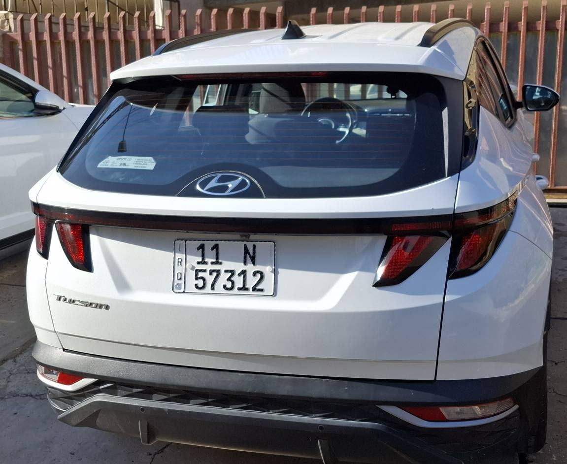 توسان 2021 خليجي ماشيه ٣١٨٠٠
رقم بغداد جديد مكفوله من صبغ وتبديل 
فقط بارد قليل في باب الخلف السائق 
موصفاته قماره حديد بصمه وتشغيل عن بعد 
كشن كهرباء وحساس امامي وخلفي وكامرا وشاشه  ماشيه ٣١٨٠٠ 
السعر  19600
للاستفسار *********** بغداد, العراق
