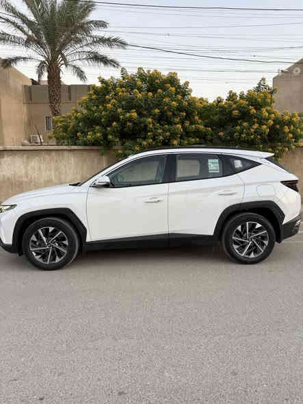 🚗 للبيع: توسان موديل 2024
📍 مكان السيارة: بغداد 
📞 للتواصل: ***********
💰 السعر: 225 ورقة – قابل للتفاوض
📊 المسافة المقطوعة: 8000 
🛠️ المحرك: 4 سلندر – 2000cc

⚙️ المواصفات:
• بصمة تشغيل وأبواب
• نظام ترحيب
• تشغيل عن بعد
• تحكم جامات بالبصمة
• آريل نفكيشن
• شاشة تاج لمس
• تبريد قطعتين
• ثلاث أنظمة قيادة
• كامرة دوارة
• هاند بريك بصمة
• أوتو هولد
• حساسات أمامية وخلفية
• مقاعد أمامية كهربائية
• مقاعد مخمل
• داخلية لونين أبيض وأسود
• تحكمات جهتين
• قمارة حديد

⚠️ أضرار السيارة:
• وارد خليجي - الشركة الأولى 
• السيارة مكفولة من الصبغ والبارد

📌 تفاصيل إضافية:
• رقم السيارة بغداد الدولي الجديد
• باسم المالك تحويل مباشر
• لون السيارة أبيض
• السيارة داخل الضمان لدى الشركة الأولى

💰 السعر: 225 ورقة – قابل للتفاوض
