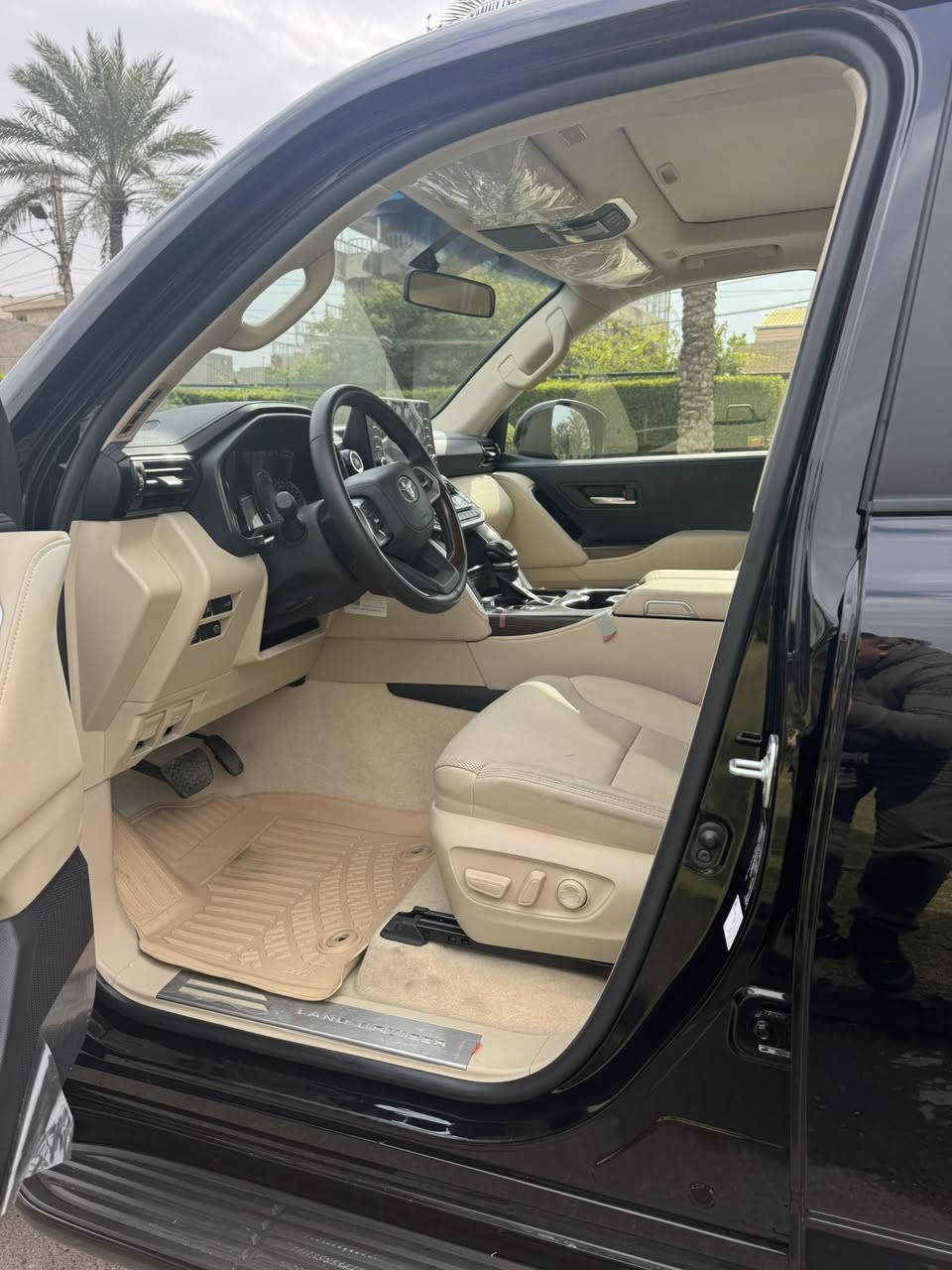 Land cruiser GXR Limited 2024
لاندكروز GXR موديل 2024 زيرو بعدها بريحة الشركة وبسعر مناسب جوه السوك
ماشية الفين فقط مغلفة PPF امريكي اصلي ب 15 ورقة افضل نوعية ضمان 10 سنوات
مكينة 4000 تنفس طبيعي المرغوبة 
السيارة لمتد اصل فول مواصفات ثلاث شاشات تطبيق غراضها وبصماتها كلها موجودة
رقم بغداد سنوية باسمي هزة جديدة تحويل مباشر
السيارة زيرو ومرقمة ومغلفة بالكامل وجاهزة وحتى سونار بيها من بدي كار

السعر مناسب  705 $ وبي مجال 

مكان السيارة بغداد حي الجامعة
*********** غيث الكبيسي
