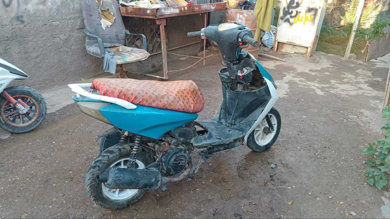 السلام عليكم
دراجة ماكس FS شغالة هندر واحد محرك نضيف صوته ناعم
السعر 200وبيها مجال 
بني منصور قرب الامام احمد بن علي
***********
