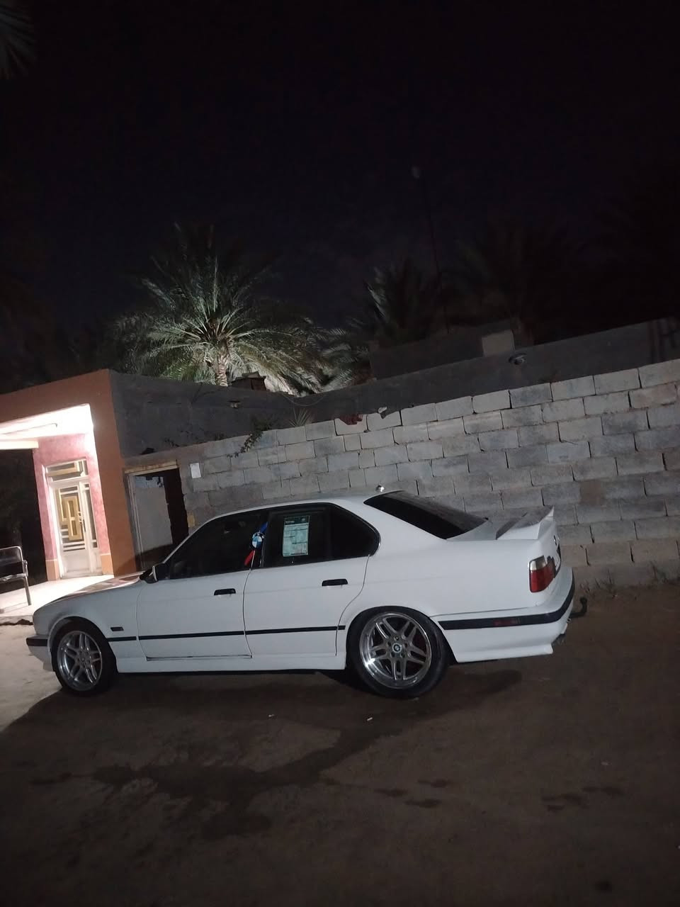 سلام عليكم ٥٢٥ للبيع  موديل ٩١ مسكر عدله مكاني كربلاء حسنيه *********** او مراوس بمارسدس دب نضيفه60وبيه مجال كلش قليل
