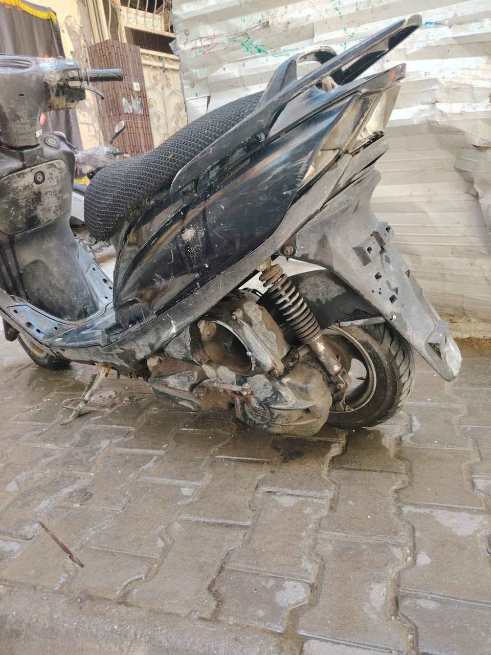 سلام عليكم ماكس 140للبيع
دراجه ماكس 140 كفراته بلاديه بس مكسره كهرباياته كله شغاله امانت الله بس عوزه باتري مابيه ولدراجه كايمه وطافيه متشتغل يعني ابيعلك كوم حديد ٢٠٠وبيه مجال 
مكاني بغداد الكاظميه يم جسر الكريعات للستفسار/***********
