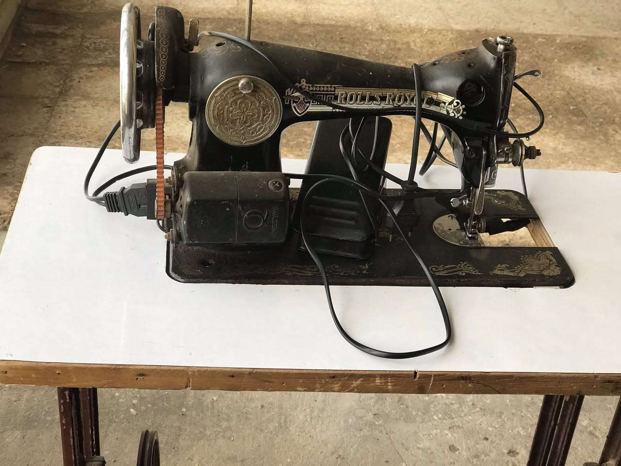 مكينه خياطه فراشه شغاله الاصليه نظيفه جدا السعر 75 الف قفل *********** كربلاء طوريج
