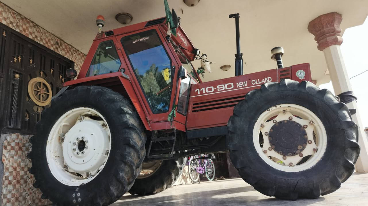 السلام عليكم فيات نيوهولند للبيع حجم 110رقم قادسيه سنويه مجدده 2029مكفوله كفاله عامه للستفسار ‏‪***********‬‏
