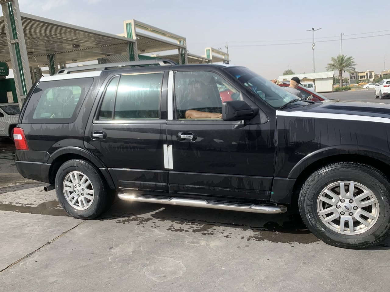 فورد اكسبدشن ٢٠١١
محرك ٨ سلندر جديد قبل شهر شديتة مع وصل الضمان مع التصوير 
رقم بغداد الماني باسمي 
تو ويل لون اسود ملكي شاشة كار بلي 
السيارة بدون ضربة دبل كود فقط بارد ب الچاملغ على كد شبر 
تايرات تخم جديد مع السبير  و لايتات زنون  صدر جديد اصلي 
شلعة بطناش ما توكف 
كهربائي بلادي ولاچك مشتغل ب الدشبول مضبطهة على ايدي دهن جديد اصلي ديفينول
معدل ناعمة وخير من الله ترايك وين متريد مكاني بغداد الجديدة 
غرفتهة نضيفة 
ربل ابواب جديدة من شركة فورد ابو الختم 
رقم صاحب السيارة 
*********** موجود واتس آب
