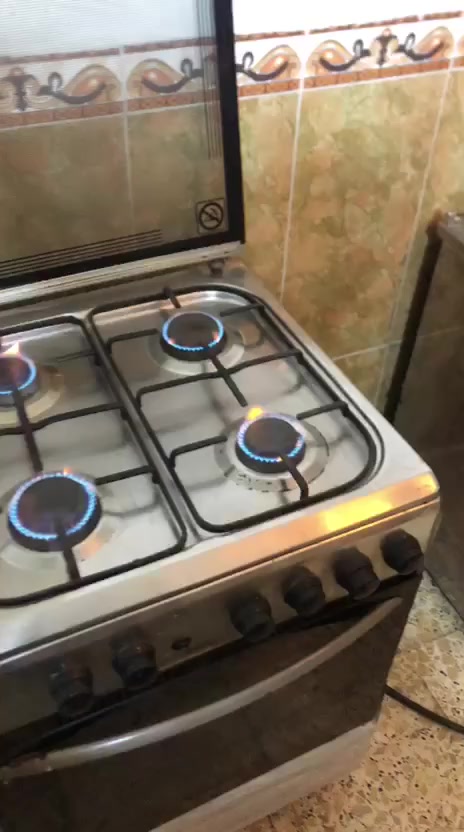 عندي طباخات لبيع بسعار مناسبة عندي خمسة مشاعل وعندي ربعة مشاعل سعار مناسبة مكاني بغداد *********** وساب بي
