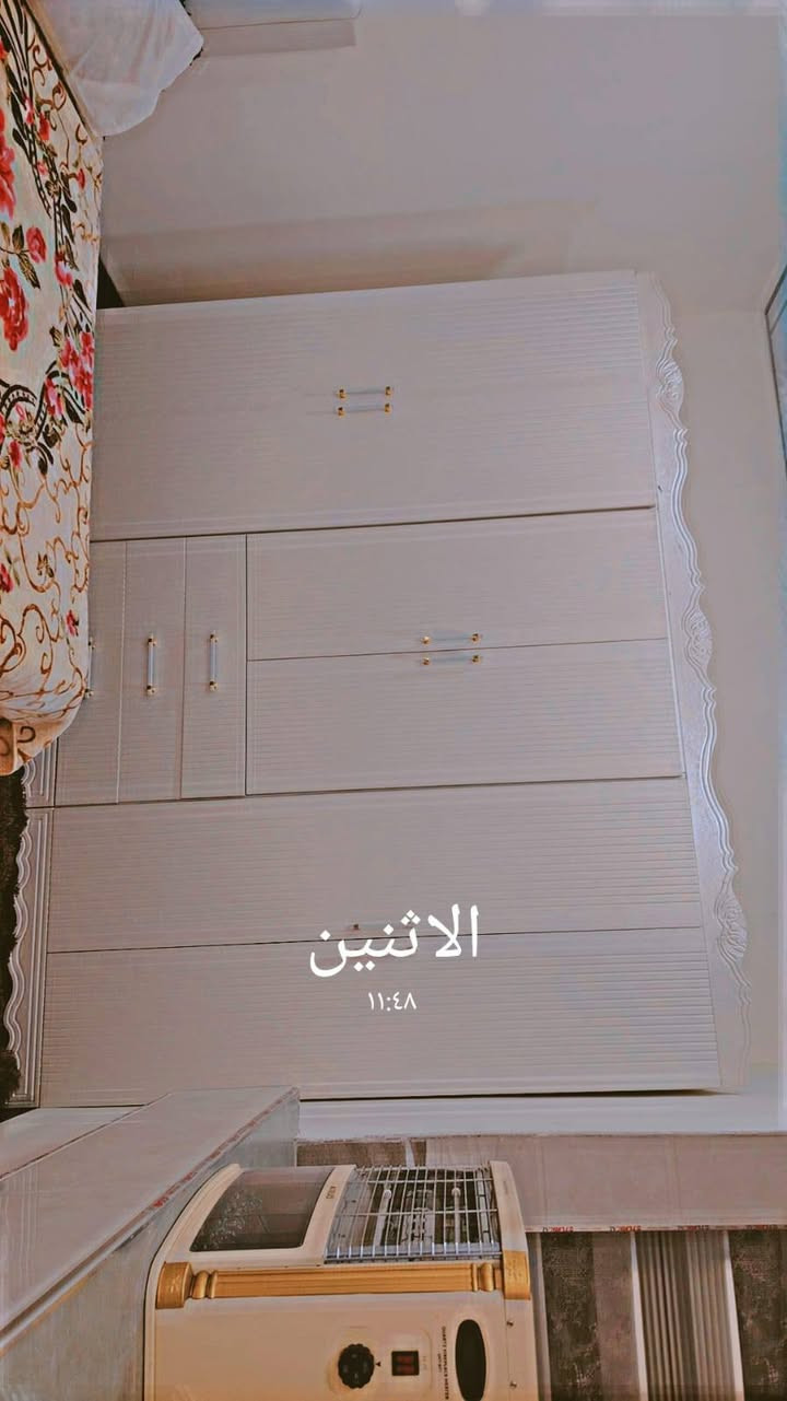 السلام عليكم غرفه للبيع مستخدمه قليل للبيع سعر مليون وفي مجال  رقم ***********
