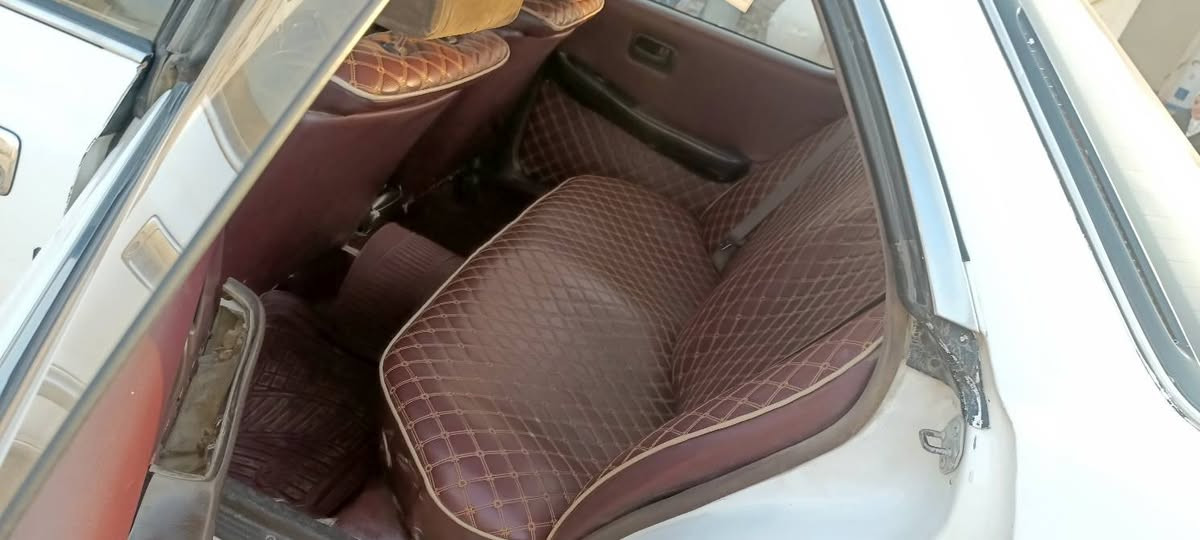 مارك شطح موديل 92 رقم صلاح دين دولي الجديد كير ومحرك مكفول تخم تاير جديد صدر امامي وخلفي جديد داخلهه نضيف مودشم كامل سياره ناعمه محرك ونجي خير من الله تبريد ثلج سنويه لل 2029 رقم دولي مشروع وطني 
مكاني ديالى *********** ,السعر 47 وبيهه مجال
