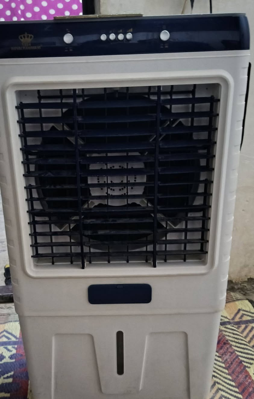 مبرده للبيع نضيفه كلش كلش  مشتغله مرتين فقط سعر خاص مكان ناصريه مركز الصخيين الاتصال على الرقم ***********
