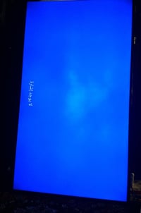 للبيع شاشة التلفزيون حجم 55 ام النت فول سمارت بيع مستعجل مال بيت السعر...