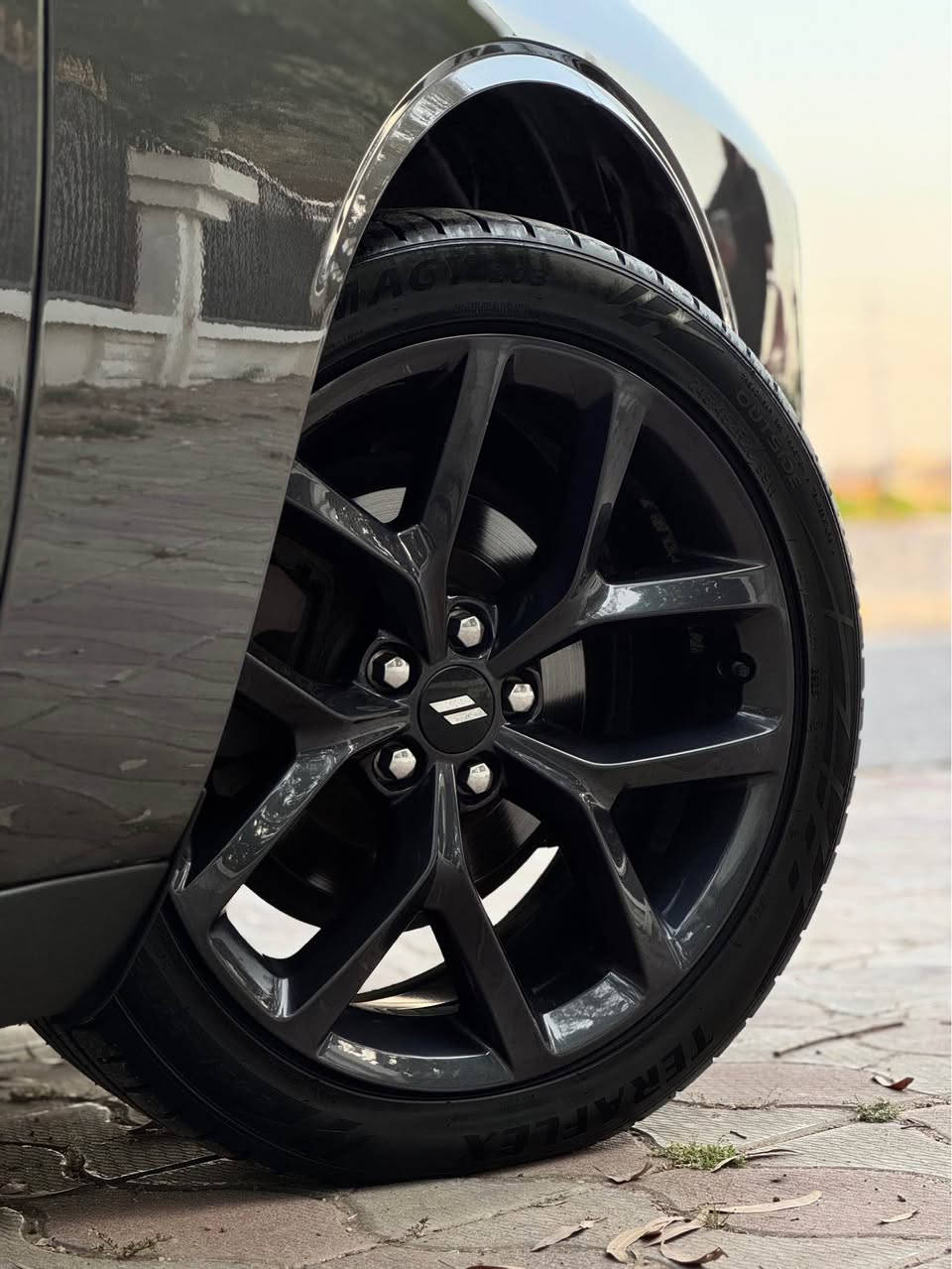 Dodge challenger SXT 2019 
جالنجر اس اكستي 
بدون دواخل قطعة وحدة صبغ سعر مناسب 
محرك ٣٦٠٠V6 و گير مكفول 
شاشة وسط كشن سائق كهربائي 
داخلية بالباكيت 
ستيرن اس SRT 
ماشية 59 الف مايل 
سيارة بيها بس بونيت صبغ بدون دواخل 
ويا روس الجاملغ بي دي ار 
باقي مكفول 
مكان سيارة اربيل 
رقم شانصي 2C3CDZAGXKH735623
سعر 175 مجال بس حق الجية بدون مراوس !
واتساب *********** أربيل, العراق
