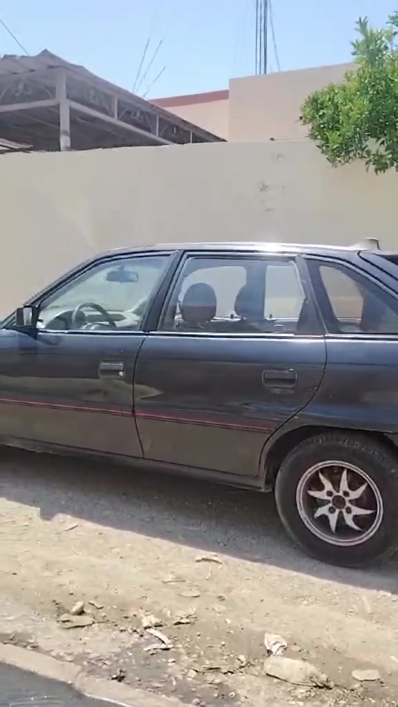 السلام عليكم سيارة للبيع استره ألوان أسود كحليه   السعر 40 وبيها مجال مكان السياره في الموصل الرشيديه الاستفسار عن الرقم ***********
