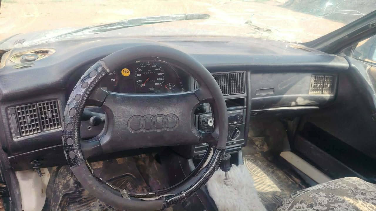 السلام عليكم ورحمة الله وبركاته سياره للبيع اودي السياره جاهزه كلها شغاله بس الراديتر بي ناكوط مي شرط التحويل مشين معامله ع الرق الماني السعر ١٢ او بيها مجال اشعندك امراوس نزل للستفسار عله الرقم ***********
