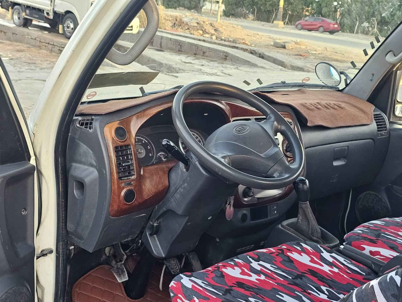 كيه بنكو بس لليدور زيرو ونضيف
مديل 2018  مسكر سبلاين
بيها رقم وسنويه شمالي انكليزي الجديد
حصة كاز بكل المحطات  /وكاله باسم المشتري ام الصوره والباركود
كير ومكينه كفاله   
حداديه جديده تخم تاير  
تبريد ثلج وي السويج
بدي زيرو مامحمل بي ولا كيلو
السعر المطلوب 65  سياره شرط احله من الصور 
العنوان الناصريه قضاء النصر
رقم الهاتف ***********
