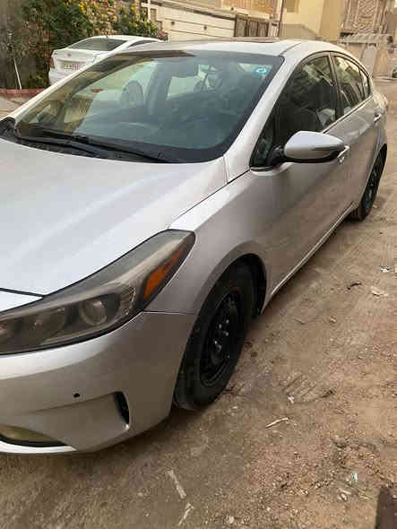 السلام عليكم..
فورتي ٢٠١٧ وارد امريكي (حادثها بنيد فقط بدون دواخل )
فول مواصفات ١/١ 
كشنات ذاكرة / تدفئة تبريد/ كهرباء 
فتحة / بصمة / جنطة ذكية / مري كهرباء 
محرك دوش  1800( مامفتوح )
رقم بغداد تحويل مباشر
السعر ١٢٠ وبيها مجال 
للاتصال : ***********
