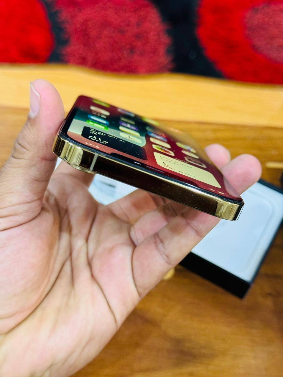 سلام عليكم
مبايل ايفون 12 برو ماكس جديد ذاكره 512   كل ملحقاته وياه حته كيبل ممستخدم وكله شغال مبدل بي فقط الضهر 

السعر 390 ألف وبي مجال ***********
