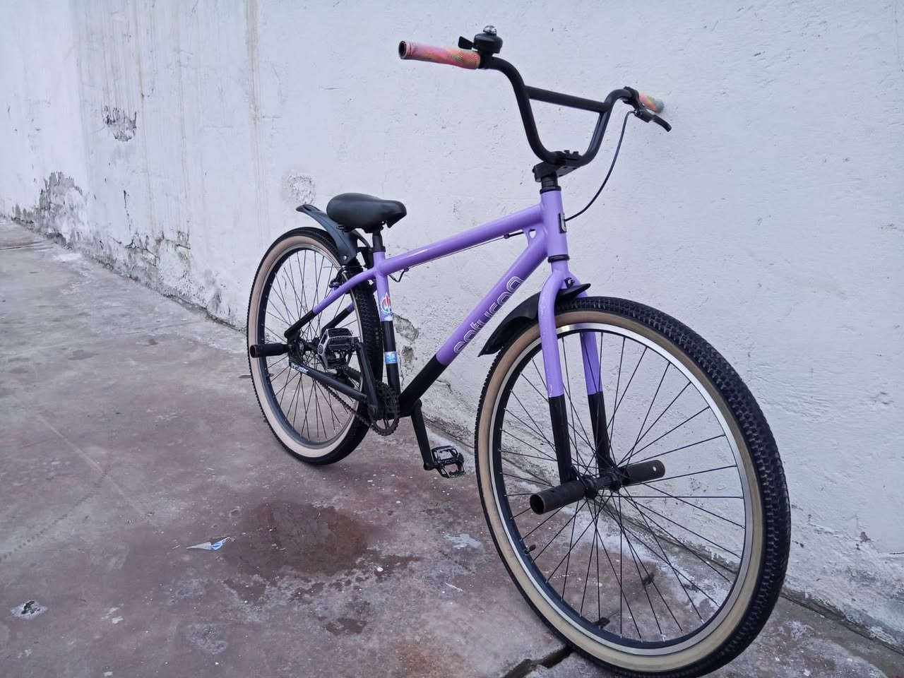 سلام عليكم بايسكل bmx حجم كبير نوع Thrusterامريكي اصلي مختم المنيوم لونه بنفسجي  ماركه مشهوره سعره ٢٠٠ وبي مجال بسيط للشراي لاتفوت بس تعامل اخوتي موقعي بغداد زعفرانيه ***********
