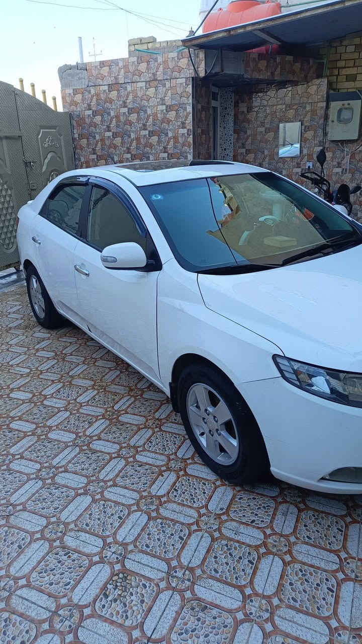 للبيع سيراتو
فول مواصفات فتحه 
تحكم ستيرن  
مكينة 1600دوش 
سياره جاهزه من كلشي حداديه تخم تايرات بيها بداية تبخير 
بيها 3 قطع مستعجل على البيع للاتصال *********** 
سعر (85)
