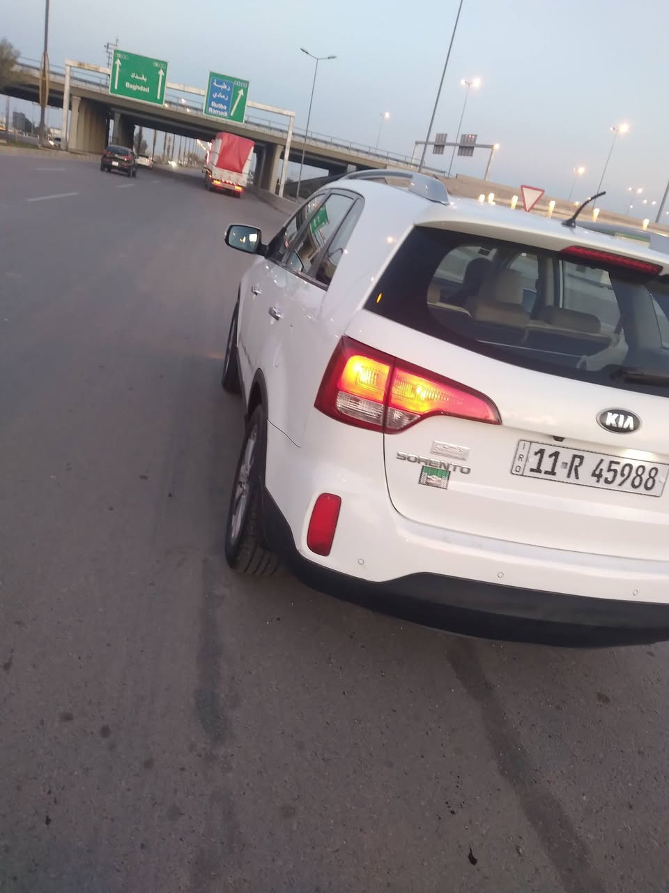 كيه سيرنتو للبيع 
موديل 2014خليجي،مكينه6،تشغيل بصمه وبصمه ابواب المري كهربائي واشائر بالمري وايكو واشاره ترحيب وويل 19گروم وحساس امامي وخلفي وتحكم ستيرن و7راكب و3قطع تبريد السيارة فول ما عدا البراما والسعر 170وبيها مجال بسيط للاستفسار واتساب واتصال***********
