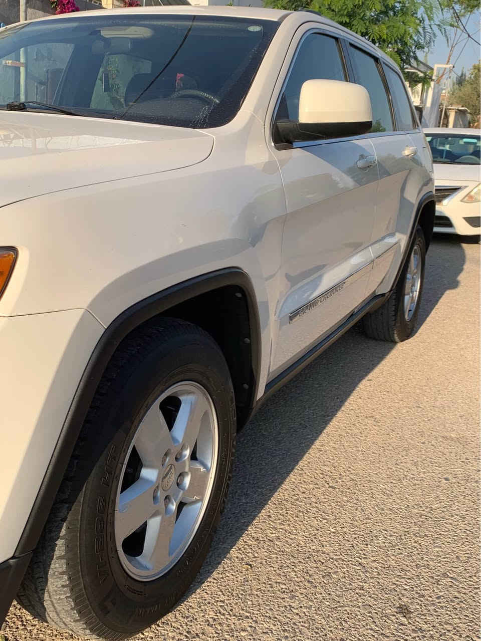 سلام عليكم حبايب 
جيب لاريدو ٢٠١١ البيع
سياره مكفول كفاله عامه من صبغ من بارد مكفول كل شي
رقم سنويه جديد
سياره نضيفه مال بيت 
تحويل وكاله مباشر مواصفات لاريدوو مع روفه
كير محرك بشرط
مكان سياره كركوك 
سعر ١٨٥$ مجال بسيط 
مراوس حسب قناعه 
*********** Singapore
