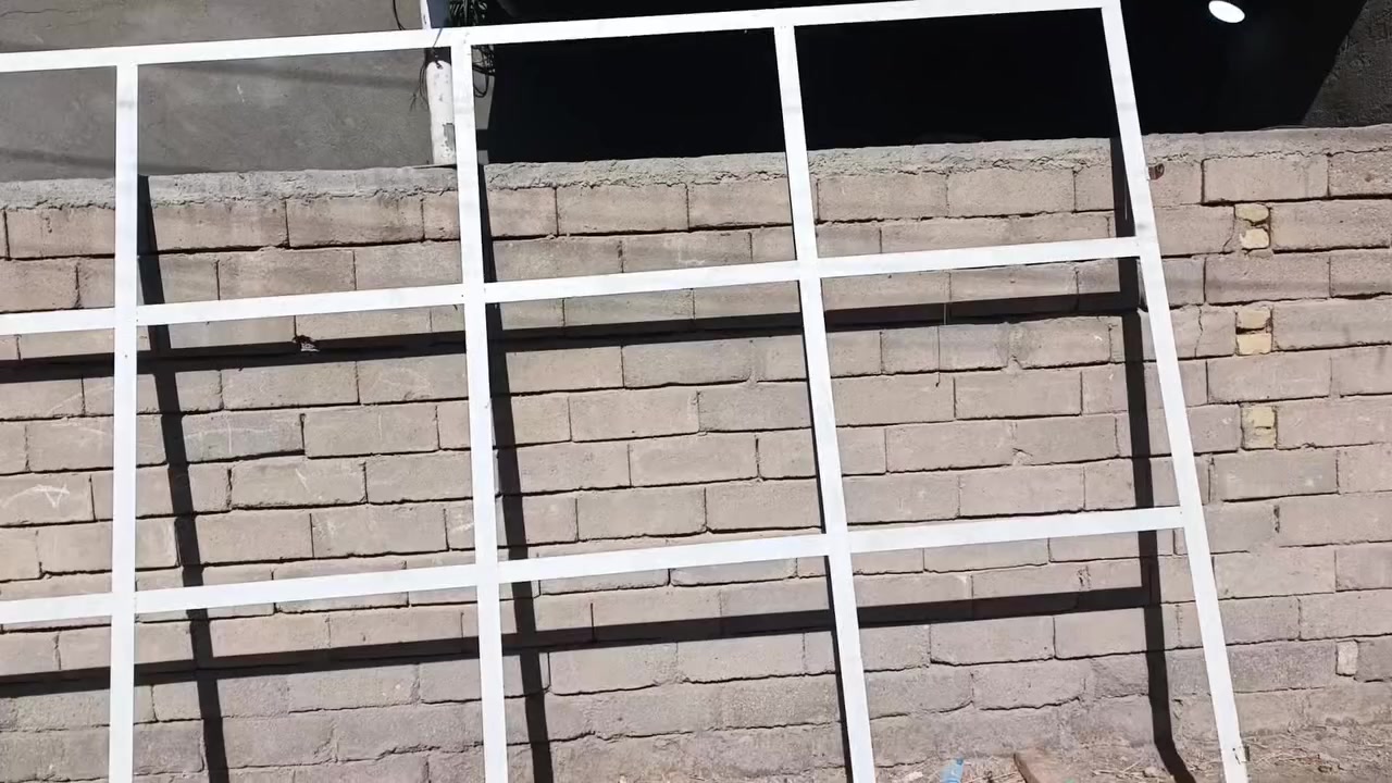 السلام عليكم واجهه محل طول خمسه امتار وارتفاع مترين ونص هوه وجامه موجود وبيه باب طلاكه وثلاث ارفوف طول ثلاثه متر قويات للستفسار هاذ الرقم وبيه واتساب  ***********
