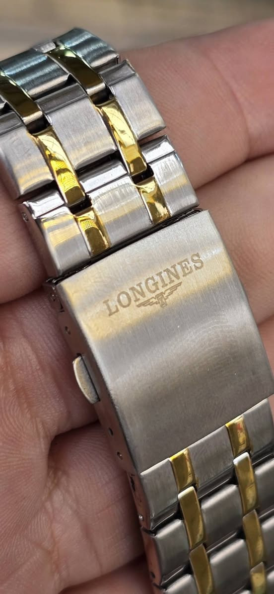 لونجيين سويس ميد
دي ديت تحفه فنيه 
باله اوربي سوبر كلين غير مستخدم 
مكينه كوارتز 
منفذ يومي ومنفذ شهري 
زجاج زفير مقاوم للخدش والكسر
معدن ستانلس ستيل مقاوم للماء 
طلاء ثابت مستحيل يتغير 
السعر   ٣٥ الف على  اول تم


**إذا كنت صاحب هذا الإعلان وتريد حذفه لأي سبب، رجاءا أرسل رسالة إلى الدعم الفني**