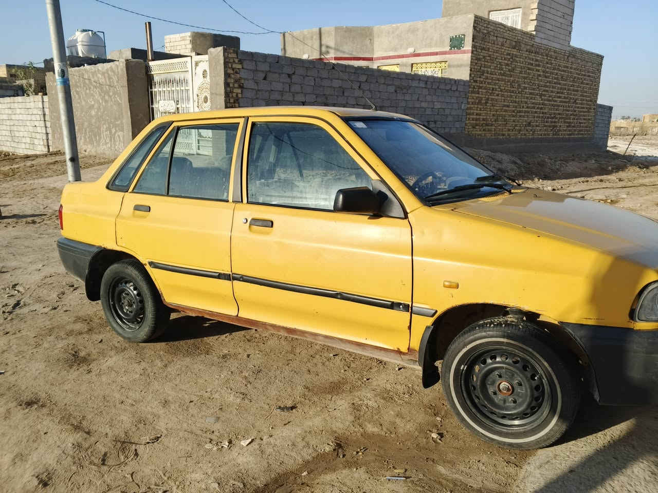 السلام عليكم سايبه 2012سياره نظيفه وجهازه رقم بغداد دولي مصفره هيئة وغرمات باسمي تحويل ثاني يوم السعر25وبيها مجال حك الجيه الاستفسار الاتصال على الرقم ***********مكان السياره ديوانيه طريق السنيه
