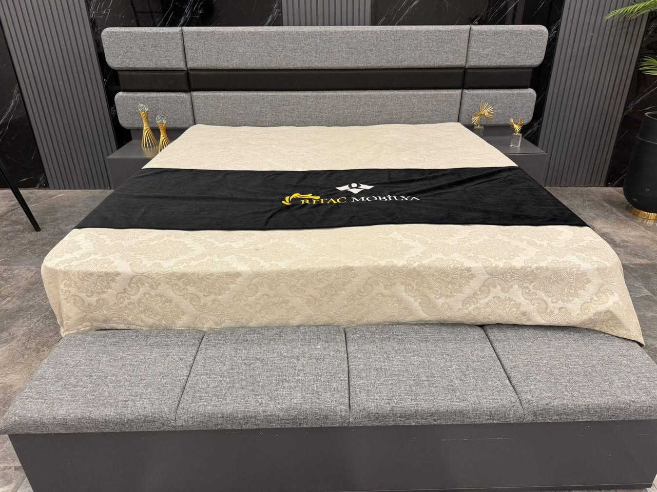 بسم اللە
*موديل   مالديني       المودرن*
🌾🌾🌾🌾🌾🌾🌾
*10 قطع              كنتور ملحق 3 متر*
*1- ضهر بلوك*
*2- برغي وچوي حديد* 
*سرير  مخزن*
*5- شغل درجه اولى*
*السعر🔥 مليون و225الف
خــــــــدمە توصیل متوفر
للحجز مراسلتی
العنوان//بغــــــــــــــداد


**إذا كنت صاحب هذا الإعلان وتريد حذفه لأي سبب، رجاءا أرسل رسالة إلى الدعم الفني**