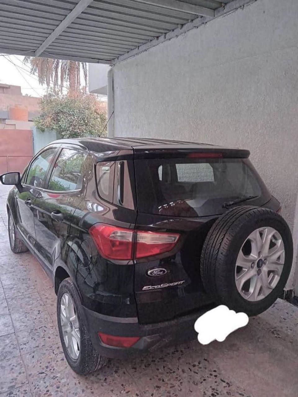 فورد امريكي 2015 
مواصفات عاديه 
بيها قطعه وحده فقط بنيد 
ماشية ٧٧ ميل 
السعر 95$ وبيها مجال
*********** بغداد, العراق
