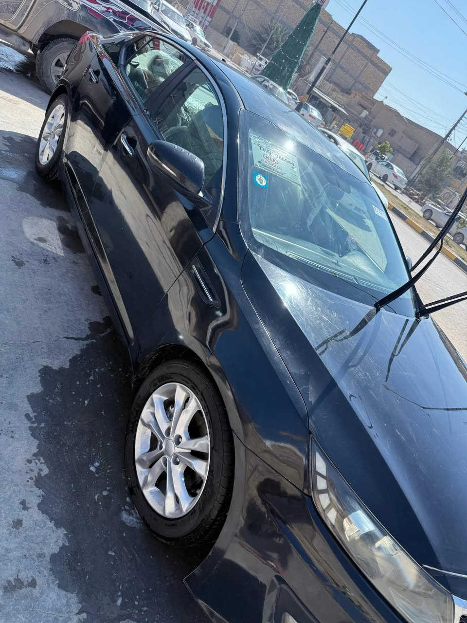 اوبتيما 2013 
رقم ذي قار باسمي السياره 
السعر:  90 ورقه 
رقم الهاتف . ***********
سونارها بلصوره موجود .
