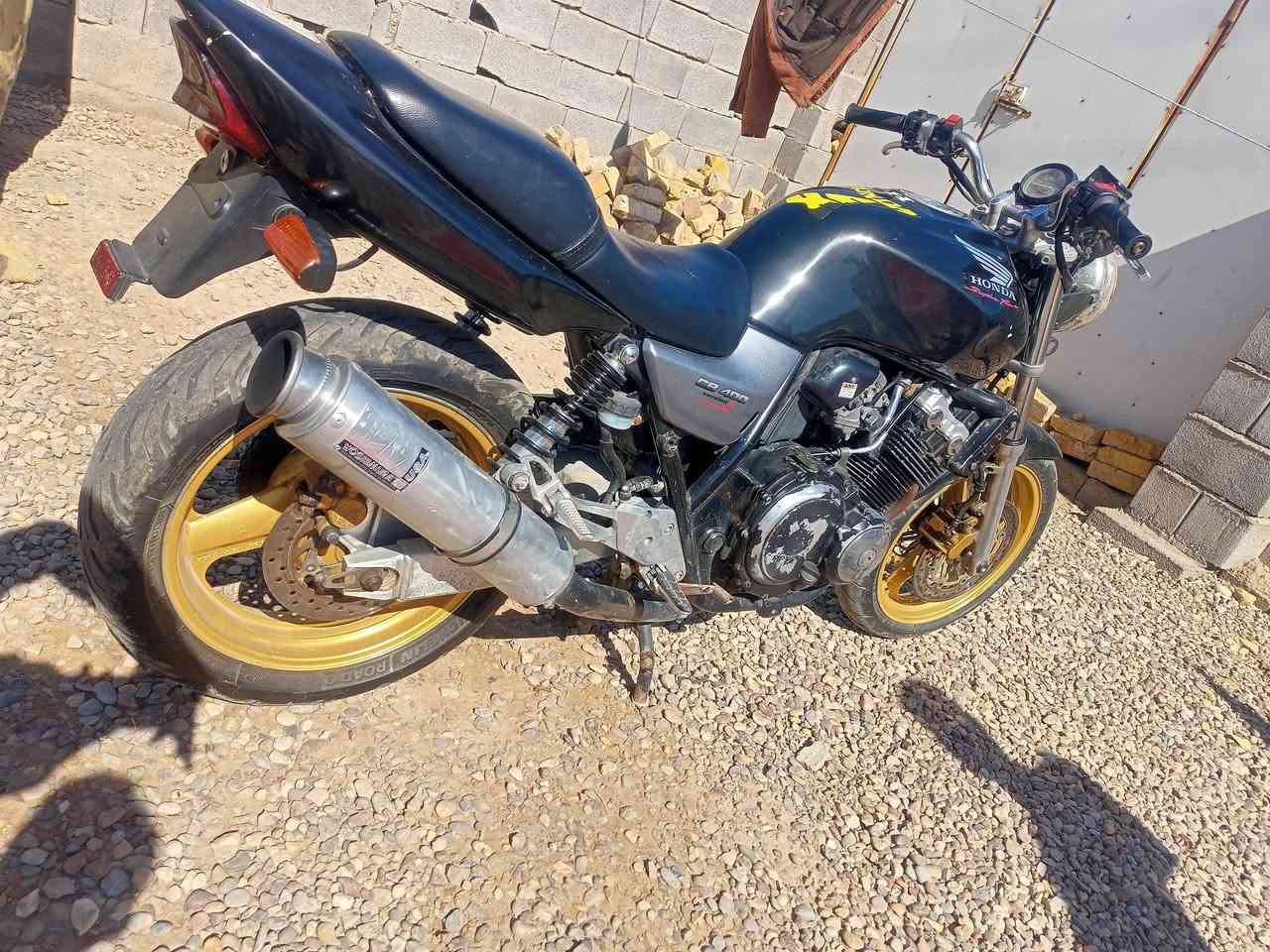 دراجه سيبي فور الجيل الثاني مكينه 400 جاهزه… للستفسار ***********
