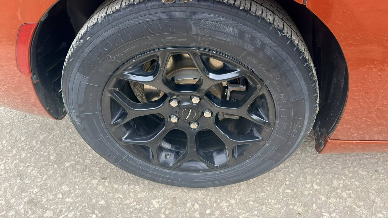 وياله للبيع فقط حجم 18 تخم تاير حساسات كله جديد واحد بي تصليح فقط  السعر 350 المكان ديوانية اتصل ***********
