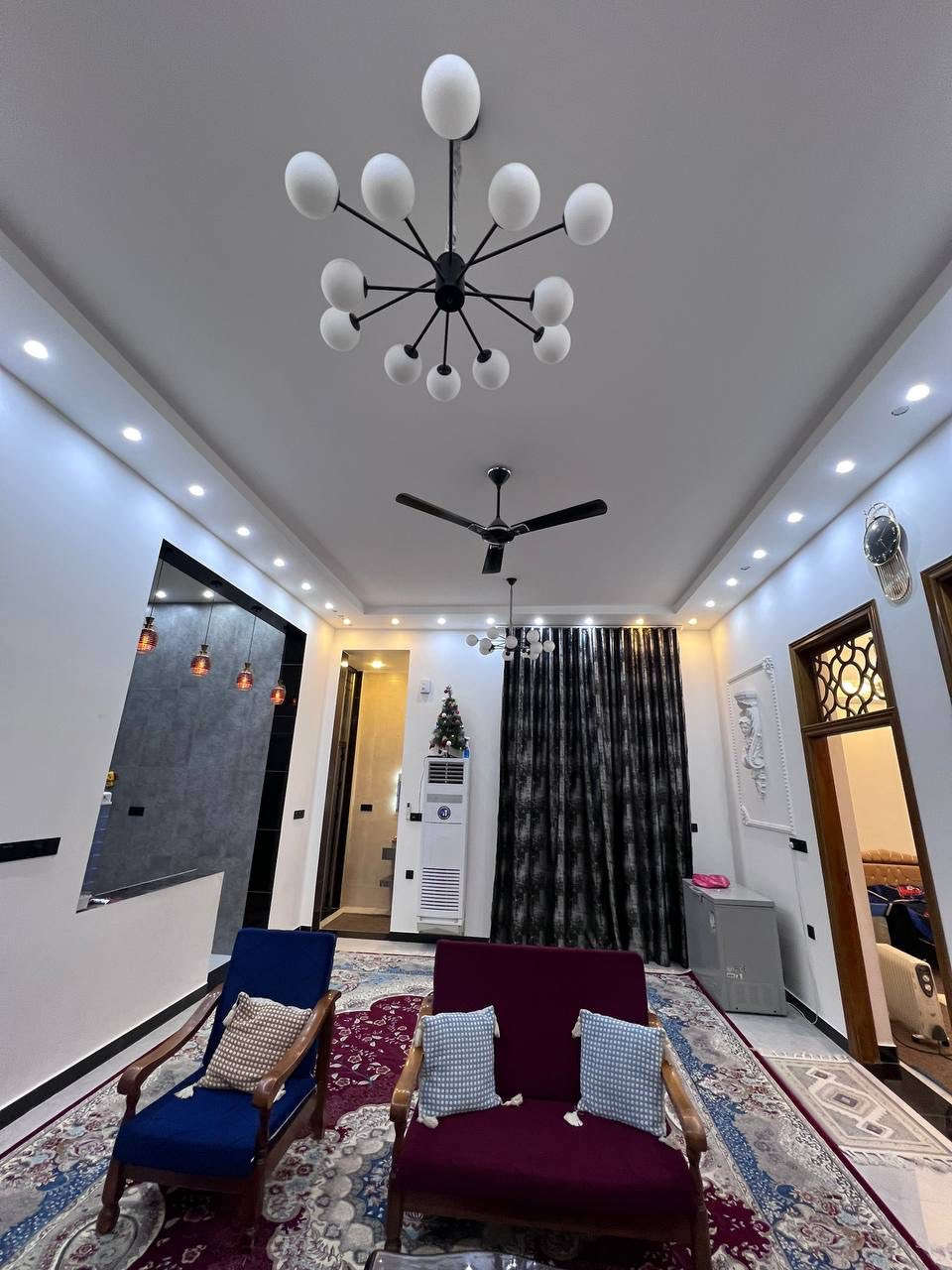 دار سكن / البناء #طابوق اصفر بالكامل
#المساحة :: 220م 
اساس وسقف كونكريت البناء حديث .
إبي الخصيب جيكور قرب حسينية حبيب ابن مظاهر .
…………….
طابو صرف زراعي عراقي نموذج 25
تقابل صاحب الأرض مباشر .
…………….
#يحتوي :: كراج واسع . جزامة منظومة غاز وماطور بوستر
صحيات خارجية . أستقبال . مطبخ حار + بارد . صالة واسعة
غرفتين منام . صحيات داخلية . منور . حديقة داخلية شلال .
…………….
درج خارجي مؤدي للسطح .
#نظام_شغل_البيت_جبس_بورد
…………….
البيبان والشبابيك ألمنيوم / الزجاج عازل صوت .
…………….
سقيفة فوق البيت / شغل السطح مادة عازلة للرطوبة .
…………….
الدار بي تفاصيل اكثر غير مذكورة .
…………….
#السعر :: 180 مليون قابل للتفاوض .
…………….
#للأستفسار :: 
***********
