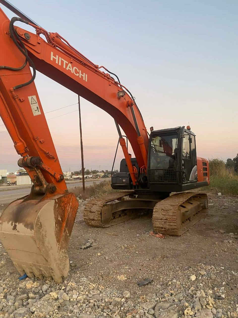 #فايف _G  ✅️ جي فايف 

#مأسس جك همر 

#عداد العمل 16000 الف ساعه 

كفاله عامه كارتون محرك ومضخه على وضع الشركه ✅️

الموديل 2016

#العنوان واسط العزيزيه
 ***********.    *********** 

#رقم واسط سنويه مجدده
