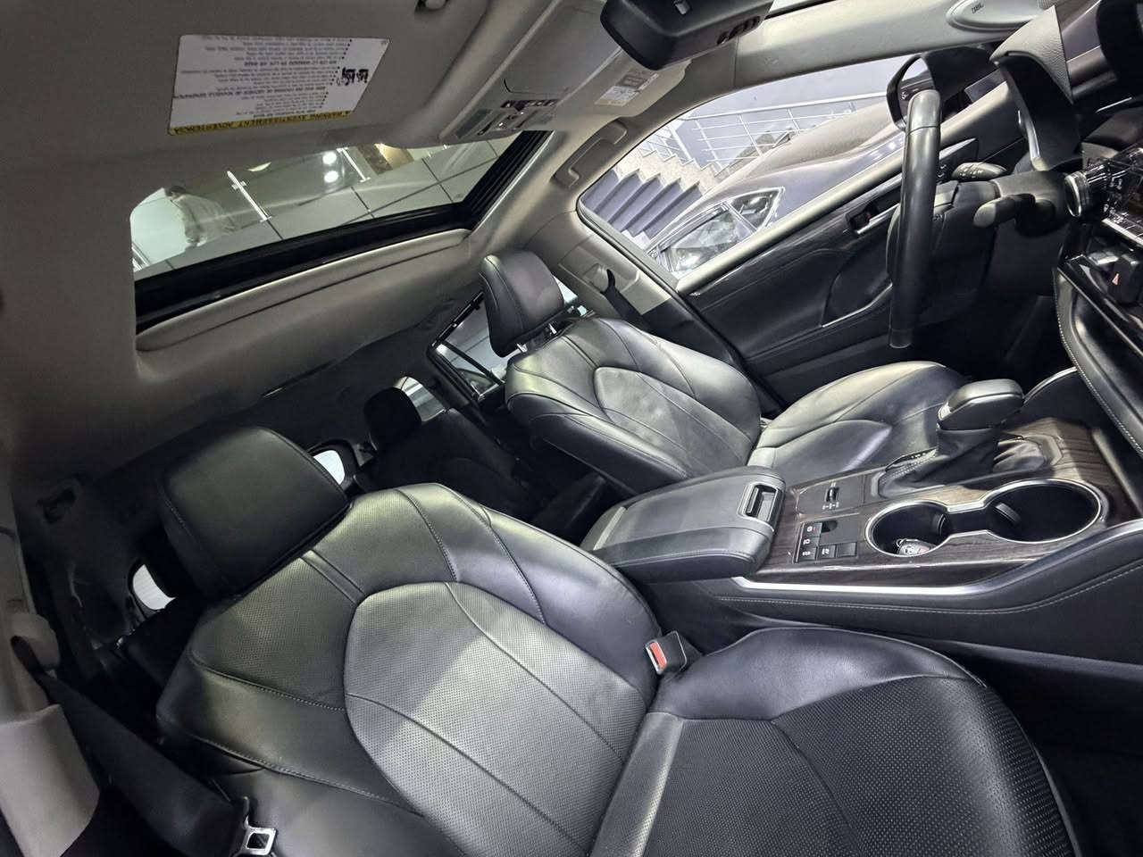 #سعر_مناسب_جد
تويوتا هايلند 2024 limted
فئه المتيد 🔥
٧ راكب 

وار امريكي 
بيها جملوغ وباب جهة سكن 

مواصفات 

فتحة 

فور ويل 

رادارات فول 

سماعات JBL

كشنات تدفئه تبريد 

ستيرن تدفئه 

خزن كشنات 

صندوك كهربائي 

كامرات 360 درجه 

شحن وايرليس 

درايف مود  ايكو سبورت نورما والترال 

EV MODE 

نزول منحدرات 

هاندبريك بصمه 

اوتو هولد 

شحن وايرليس

بردات جانبيه 

المكان دهوك
للسعر ٣١٣$
***********
***********
***********
