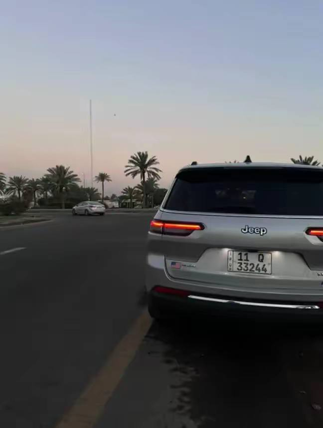 🚙سياره _جيب_ كراد_ شيروكي⏹حادث سرقه كل القطع الخارجيه  بيها صبغ باب و شويه من بنيد وجاملغ  
🔹 الموديل: 2022
🔹 المحرك: 6 سلندر 3600
🔹 المسافة المقطوعة: 50 ألف ميل
🔹 المواصفات:
✅ تبريد ثلاث قطع
✅ لايتات زينون متكيفة
✅ كشنات جلد عدد 7
✅ بريك ذاتي أمامي وخلفي
✅ تحديد مسار
✅ مثبت سرعة
✅ شاشة تدعم CarPlay
✅ كشنات تدفئة
✅ رادار أمامي وخلفي

السعر: 30000$
📩 للتواصل: ***********

📍 الموقع: بغداد
