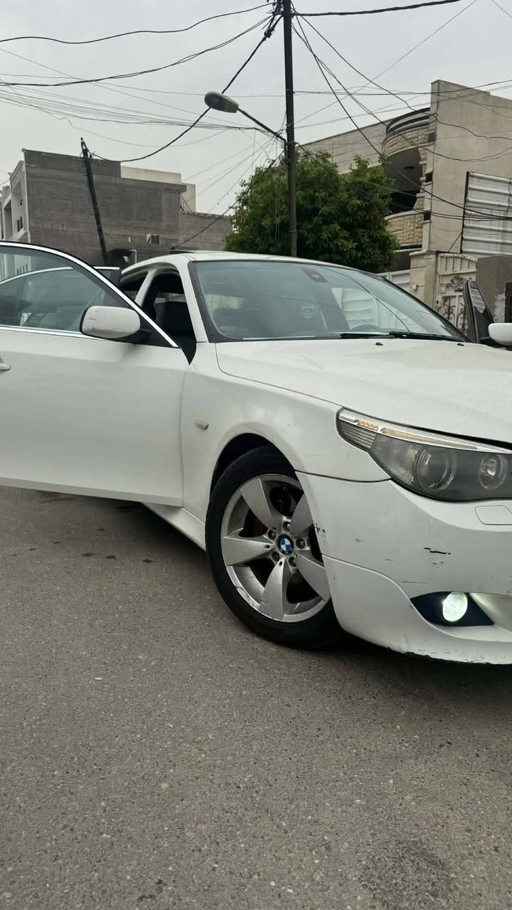 سلام عليكم 
BMW e60 2007
530i
محرك n53 30 جديد 
كير جديد 
صدر أمامي كامل 
تخم تاير جديد 
سماعات لوجك سفن 
سلايد خمس بردات سيدي جنجر دبل سيدي 
وارد أمريكي ضربتها بابين الراكب اليمنة
كت m 
للاتصال *********** 
السعر ١١٢

