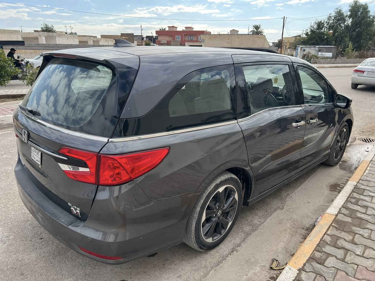 هونده ياباني اوديسي 2022محرك 6سلند 3500فول مواصفات 7راكب فتحه بصمه تشغيل عن بعد ابواب كهرباء صندوق كهرباء وحساس جلد هواي مواصفات بعد ماشيه 14000مايل//‭ ‭0772 862 5719‬
