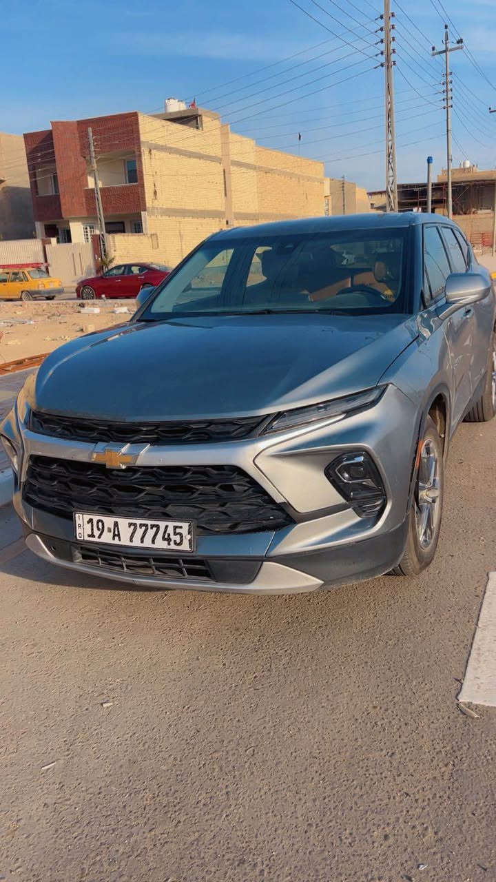📌شوفرليت بلايزر 2023 2LT
🔹رقم كربلاء  جديد 

📌حجم محرك :4 سلندر2.0 تيربو  
🔹عدد المسافات 50000

📌اللون : رصاصي غير محدد 

 📌المواصفات :2 LT 
............
🔹بصمة تشغيل
🔹بصمة 4 ابواب 
🔹لايت ليد + نهاري
🔹تحكم وضعيات القيادة
🔹تحكم ستيرن جهتين 
🔹سستم صوت متكامل 
🔹هاند بريك بصمة
🔹منافذ USB
🔹كشنات كهربائي 
🔹تبريد قطعتين 
🔹شاشة كار بلي + أندرويد اوتو
🔹رادار امامي جانبي
🔹تحديد مسار 
🔹كاميرات
🔹اوتو ستارت (Auto start)
🔹اوتو ستوب (Auto stop)
🔹مانع انزلاق+ABS
🔹تشغيل عن بعد 
🔹بقية موصفات2LT معروفة 

📌لاستفسار ***********
🔹السعر :170$
📍كربلاء كربلاء, العراق
