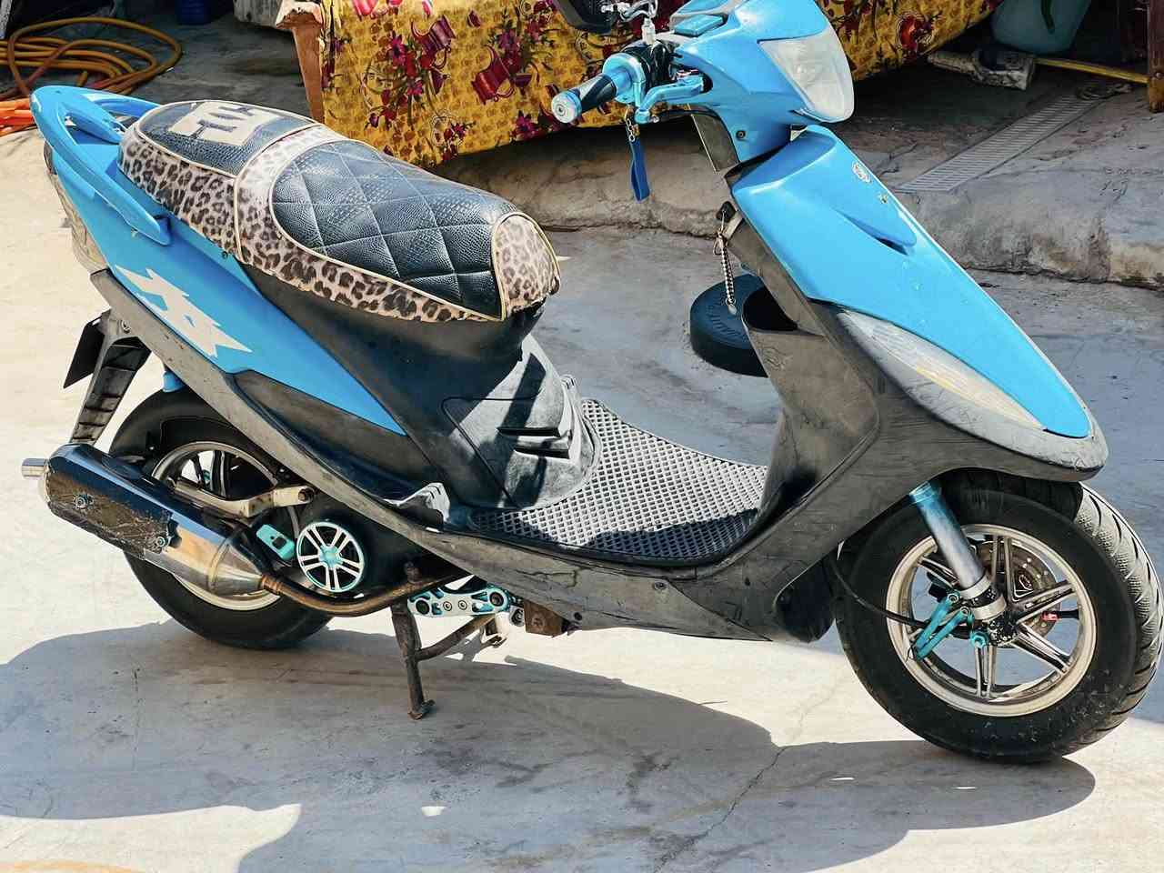 سلام عليكم دراجه ماكس عدله مكينه بلادي 
تزويد خارجي كله اصلي
ما يحتاج احجي بيها صورها تحكم 
لسعر مليون وميه 
مكاني واسط 
***********
