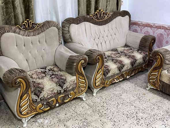 السلام عليكم طخم ملكي للبيع سعره 250وبي مجال شراي يتصل*********** ويدلل
