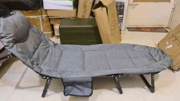 جرباية بهذا الشكل كما موضح في الصور والفديو.. وبنفس الوقت يصير كرسي استرخاء القطعة 25 الف. توصيل موجود 5 الف. خاص او على الرقم ***********
