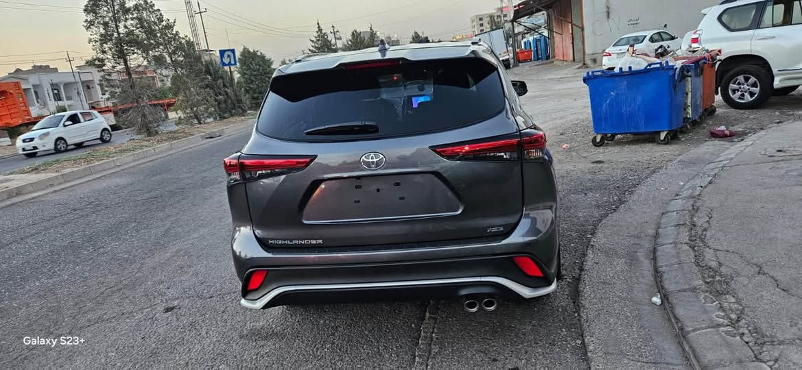 🚗 للبيع: تويوتا هايلاندر XSE 2023
📍 مكان السيارة: صلاح الدين، تكريت
📞 للتواصل: ***********
💰 السعر:32،000$ – قابل للتفاوض
📊 المسافة المقطوعة:40,000 كم
🛠️ المحرك: 4 سلندر 2500cc بنزين أوتوماتيك

⚙️ المواصفات:
• فول مواصفات فئة XSE
• 7 مقاعد جلد
• كاميرا خلفية
• مستشعر وقوف
• فتحة سقف
• بصمة تشغيل 
• شاشة وسطية 
• نظام مراقبة النقطة العمياء
• نظام المفتاح الذكي
• نظام بدء التشغيل
• مصابيح أمامية LED
• أبل كاربلاي وأندرويد أوتو
• شاحن لاسلكي
• كشافات ضباب
• مثبت السرعة التكيفي
• تبريد خلفي
• زر التشغيل

⚠️ أضرار السيارة:
• وارد أمريكي 
• حادث بسيط موضح بالصور المرفقة 
• تعديل على البارد في الصندوق الخلفي 

📌 تفاصيل إضافية:
• رقم السيارة أربيل الدولي الجديد
• وكالة باسم المالك
• شرط التحويل
• لون السيارة فيلي

