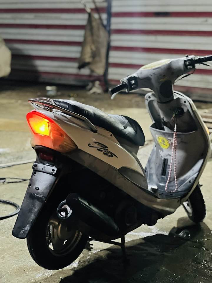 السلام عليكم                                 السعر ((525 )) وبيها مجال بسيط 
((***********)) 
ماكس منغولي موديل 2007     ((مكان الدراجه  حله شارع 80 ))
الدراجه مكفوله من الطول لطول مكينه برغي مامفتوح بيها مكينه بلاد 49 
 زوج تاير جدد  كهربائيات كلها شغاله الدراجه طالعه بشهر 7 يعني تقريبا صارلها 5 اشهر
