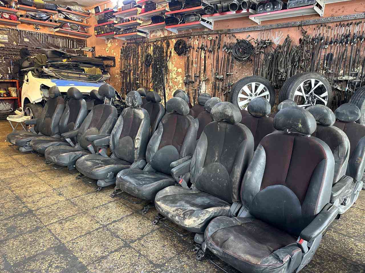 تم وصول حاويه جديده الى شركة ماهر الحجار غرف ريو 2010 برايد 
البيع جمله+مفرد 
يوجد توصيل لجميع محفضات العراق
للتواصل: ***********……‭٠٧٥١ ٨٠٩ ٤٧٦٤‬….. ‭٠٧٧٤ ٤٤٣ ٣١٤٤‬
