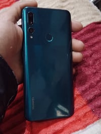 واي9 برايم ٢٠١٩ • كاميرا منبثقة • الرمادي