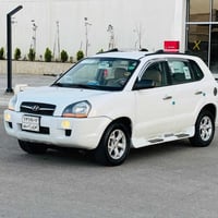 توسان ٢٠٠٩ رقم شمالي انكليزي بسمي شخصي محرك ٢٠٠٠ السياره جاهزه من الدع...