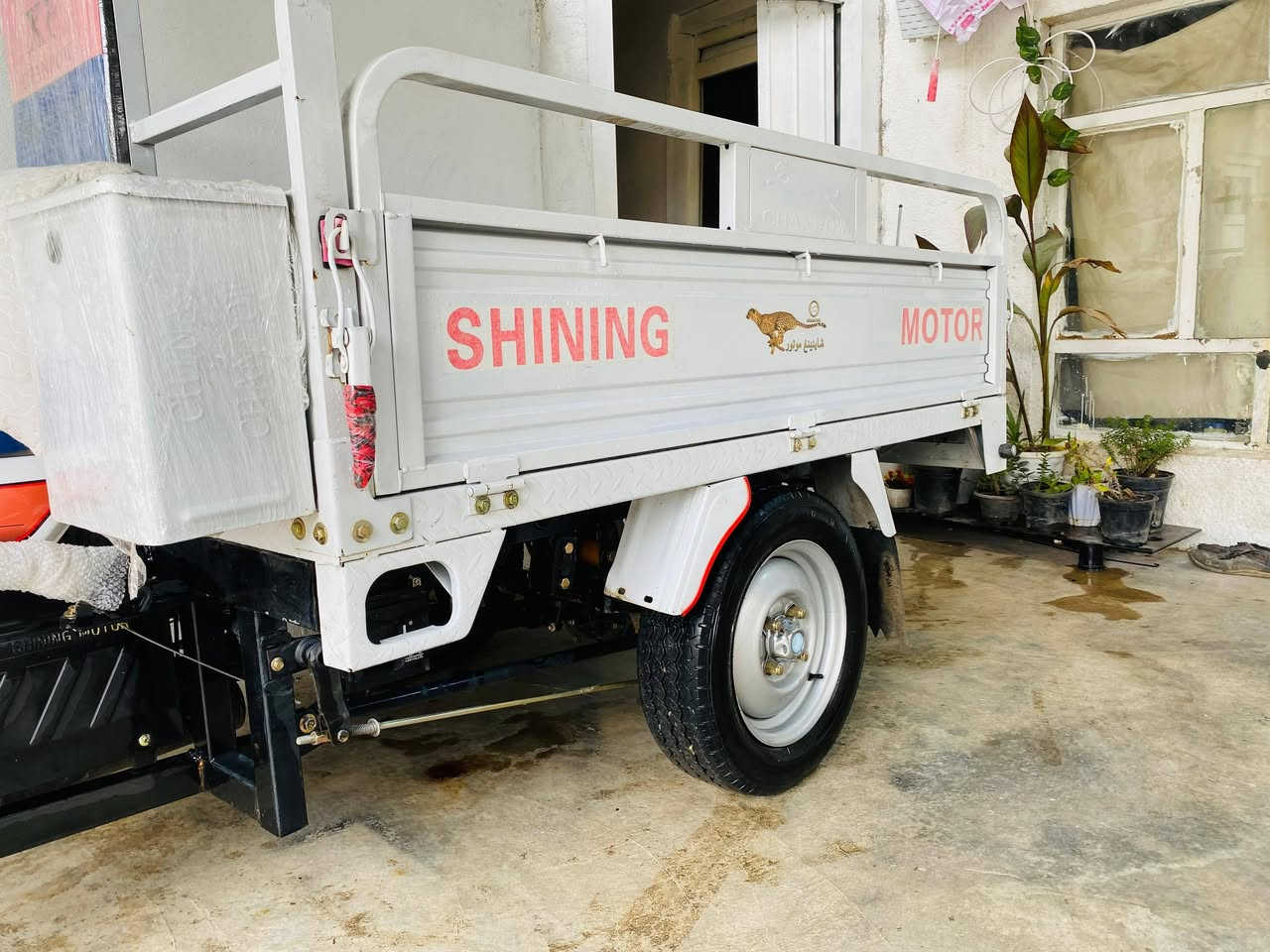 ماشاللە تبارك رحمان  لەماڵی هەموولایەک
مودیل 2025
مەکینە150یە
شتی لوک و دانسقە هیج ازیت نەدراوە لوکە 
هیج نوقسانی تیانیەسفرە لەسایەقیکی کەمە 
شوین کەلار بونرخ کۆمینت بکەن 
***********
